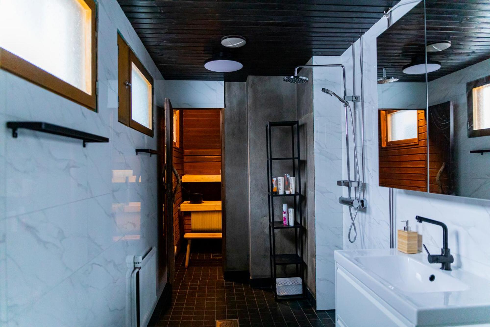 Arctic Aurora Villa With Sauna Rovaniemi Exterior photo